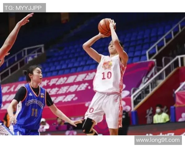 南京羽毛球队在世界锦标赛积分榜上以54分稳居第一名展现强劲实力