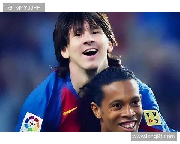 小罗独特发型揭秘足球场上的时尚风向标与个人魅力展现