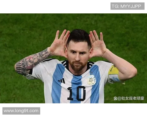 咬耳朵的足球明星背后的故事与传奇时刻揭秘