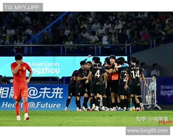 杭州足球队进攻表现分析与得失总结探讨