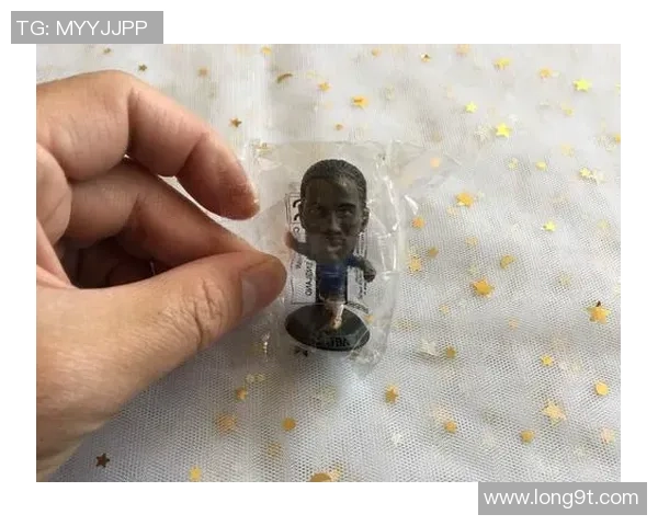 足球明星人偶装饰图的创意设计与制作技巧分享